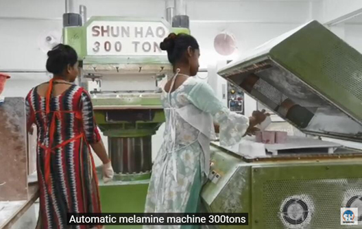 सबसे ज्यादा बिक्री! 300 टन मेलामाइन टेबलवेयर स्वचालित मोल्डिंग मशीन
